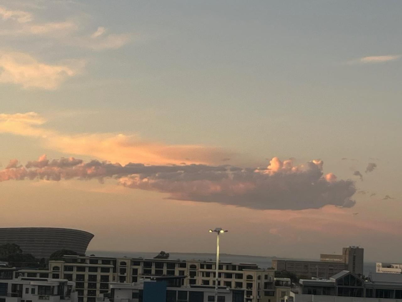 Modern Apartment In The Docklands, De Waterkant, Cape Town Stunning Views, Gorgeous Pool Deck Exterior photo