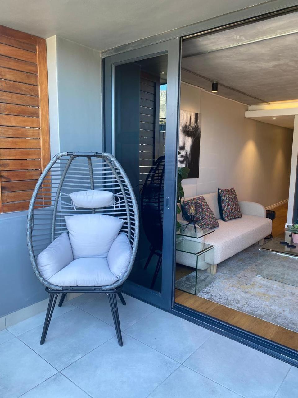 Modern Apartment In The Docklands, De Waterkant, Cape Town Stunning Views, Gorgeous Pool Deck Exterior photo